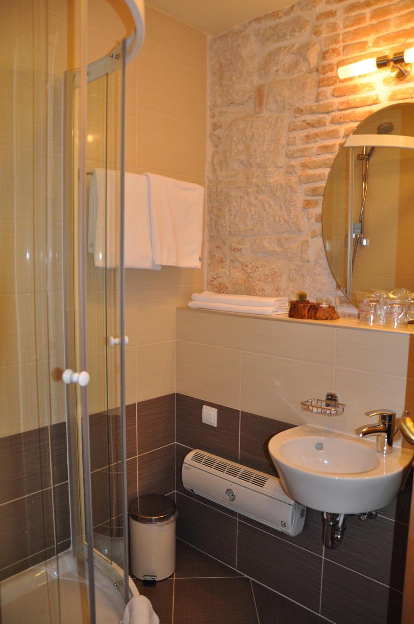 Hotel Carpymore Biograd na Moru Kültér fotó